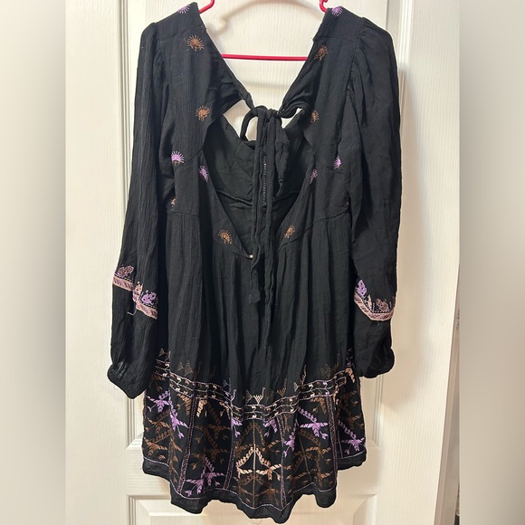 Free people Black Bohemian Dress with embroidery and tie back - Picture 6 of 6